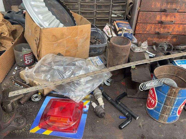 tools,-parts,-and-shop-related-items-image-15