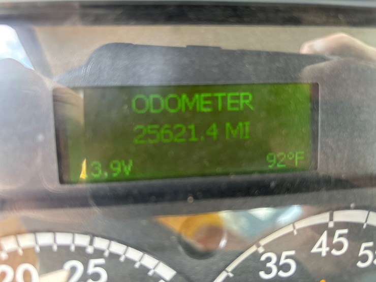 2020-freightliner-m2-106-image-19