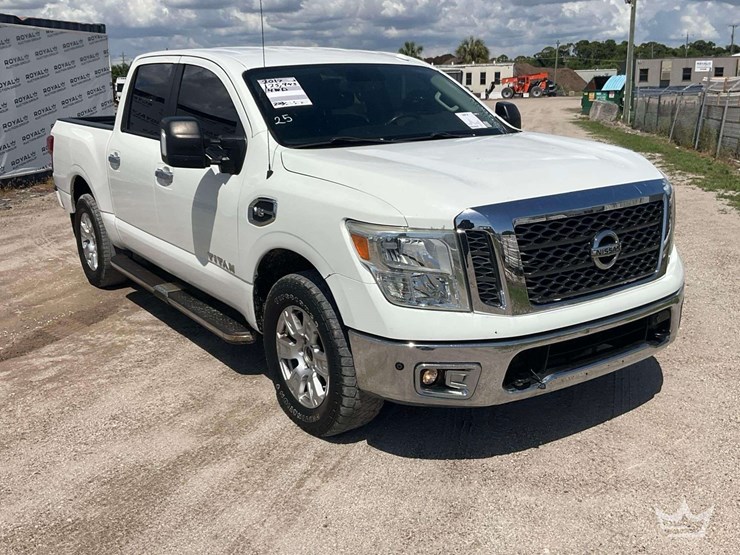 2017-nissan-titan-image-2