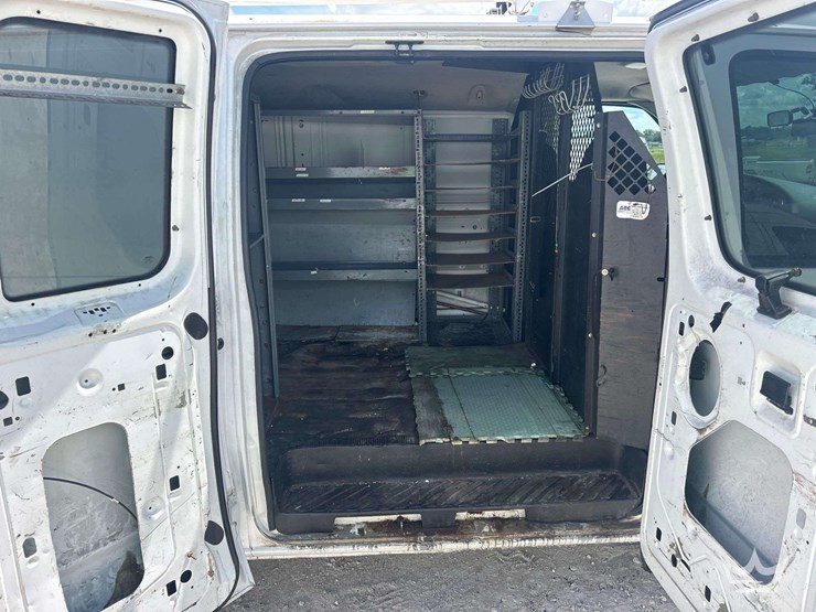2005-ford-cargo-image-16