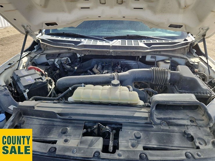 2022-ford-f150-xl-image-27