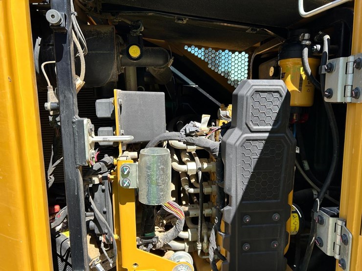 2022-caterpillar-308-cr-image-15