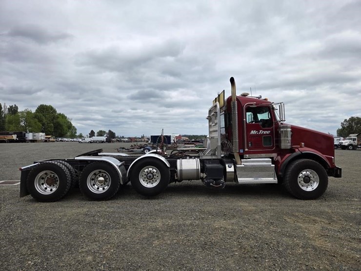 2012-kenworth-t800-image-4