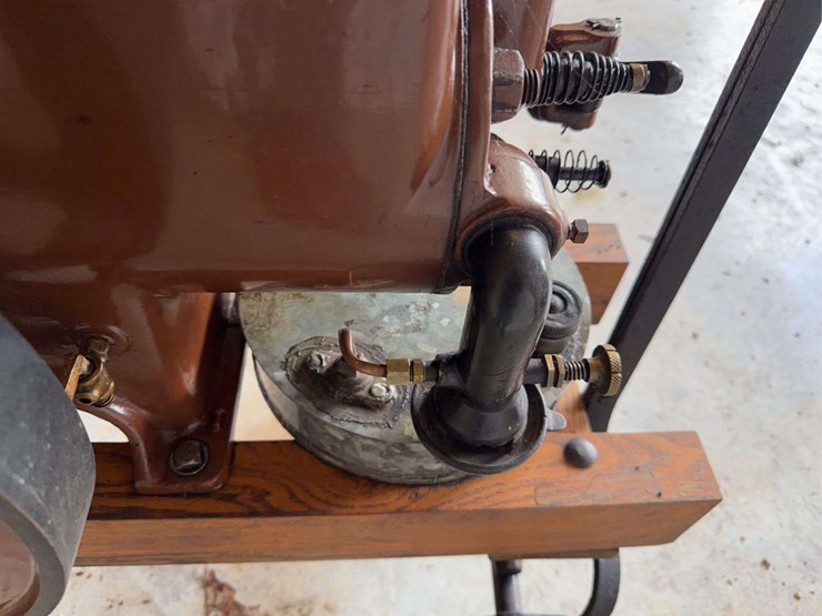 bates-bull-pup-2-1/2-hp-engine-image-19
