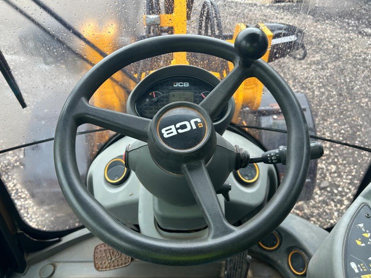 jcb-407-image-19