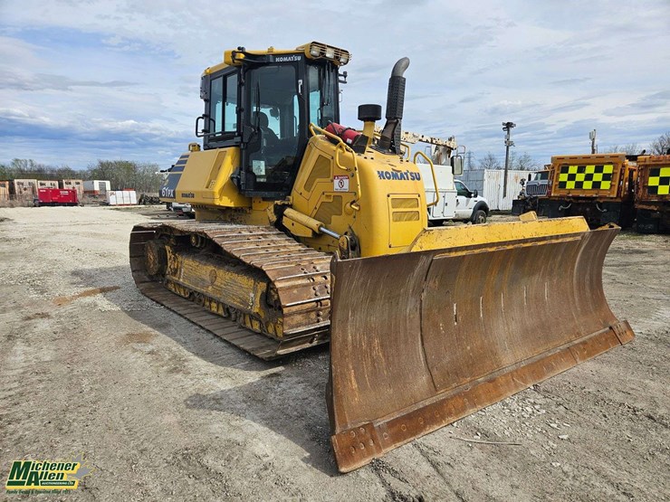 2017-komatsu-d61px-24-image-2