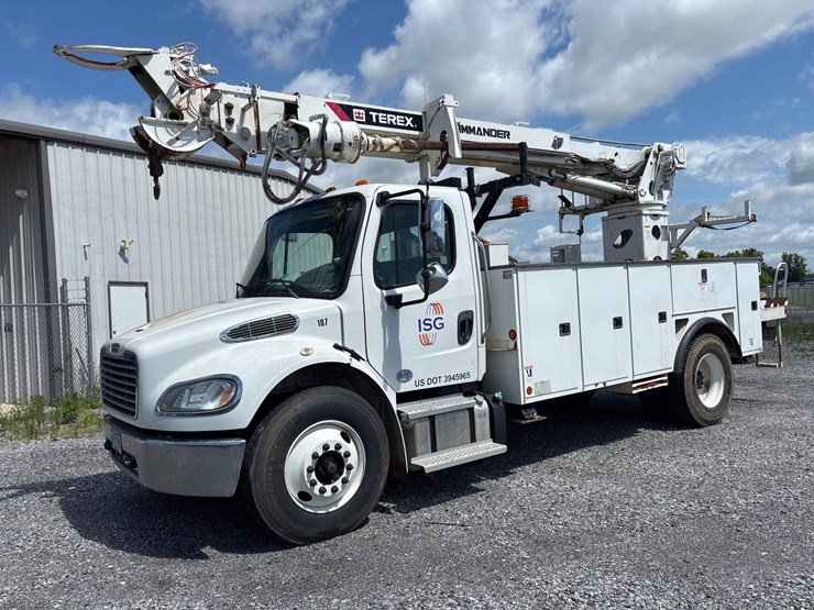 2020-freightliner-m2-106-image-1