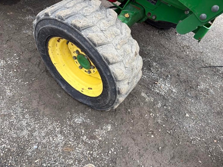 john-deere-4052m-image-10