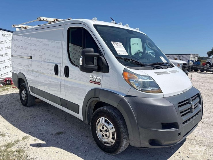 2018-ram-promaster-1500-image-2