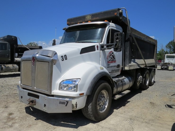 2017-kenworth-t880-image-1