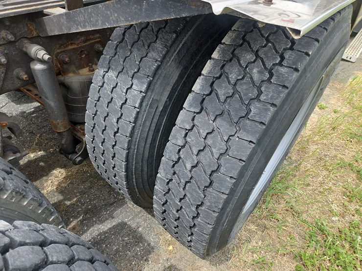 2000-mack-ch613-image-16