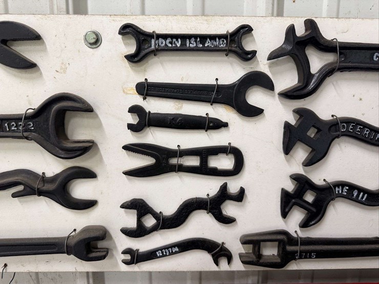 collection-of-cast-iron-wrenches-image-3