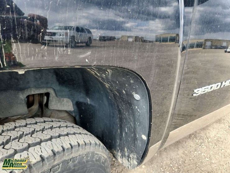 2012-chevrolet-silverado-3500-image-33