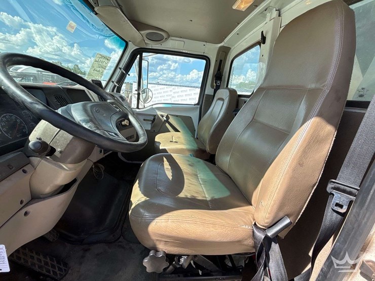 sterling-tri-axle-dump-truck-image-16