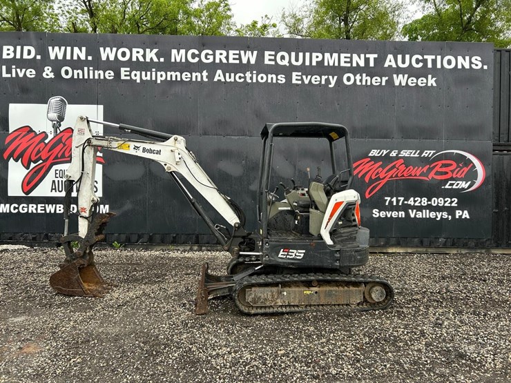 2019-bobcat-e35-image-1