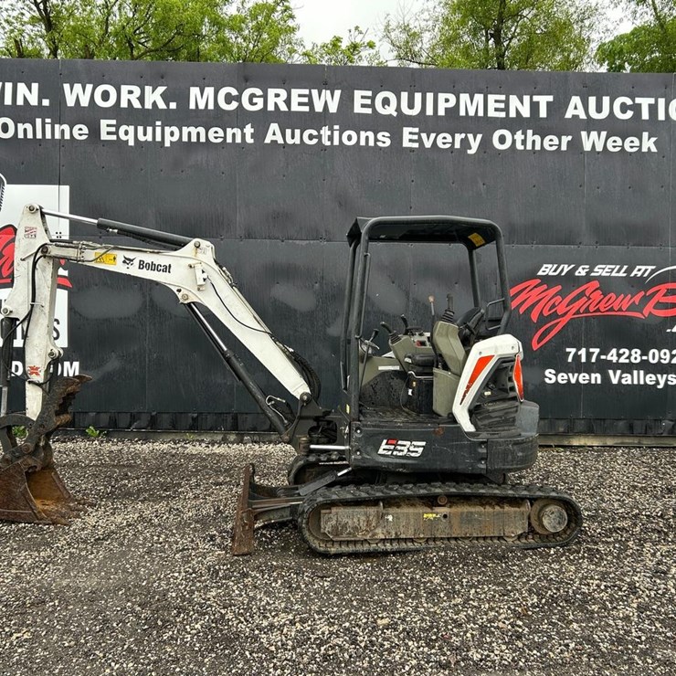 2019 BOBCAT E35