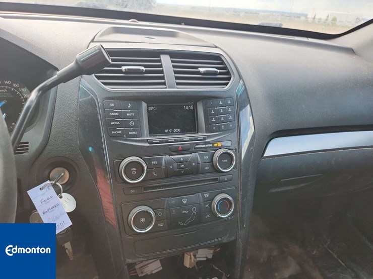 2018-ford-explorer-image-22
