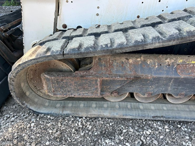 2016-bobcat-t740-image-17