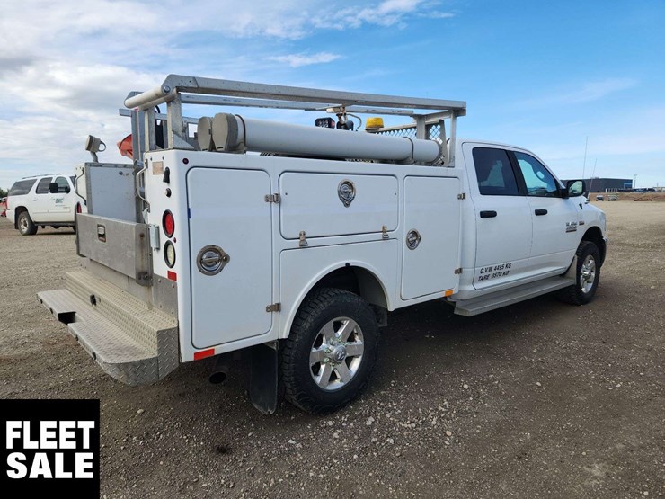 2015-ram-2500-slt-image-4