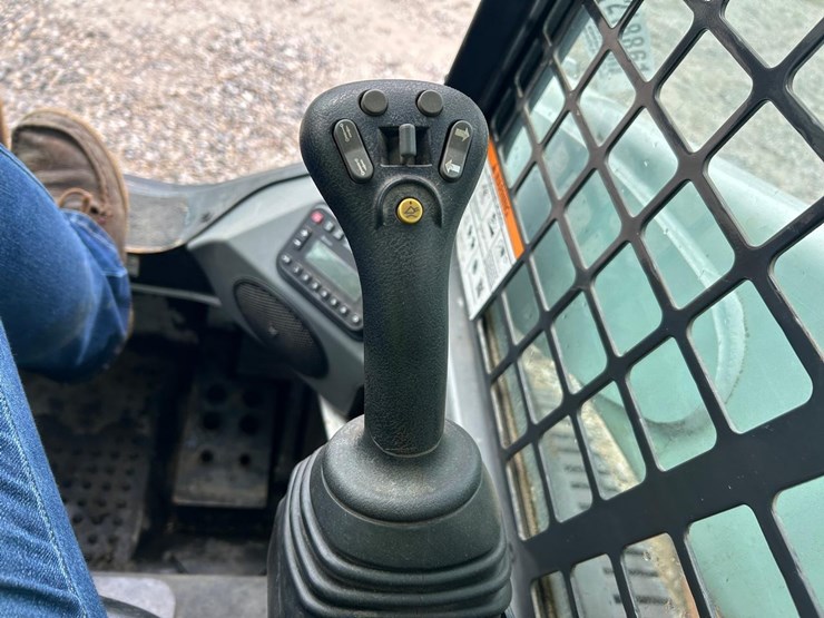 2019-bobcat-t770-image-17