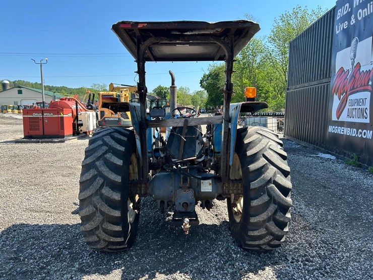 new-holland-3930-image-3