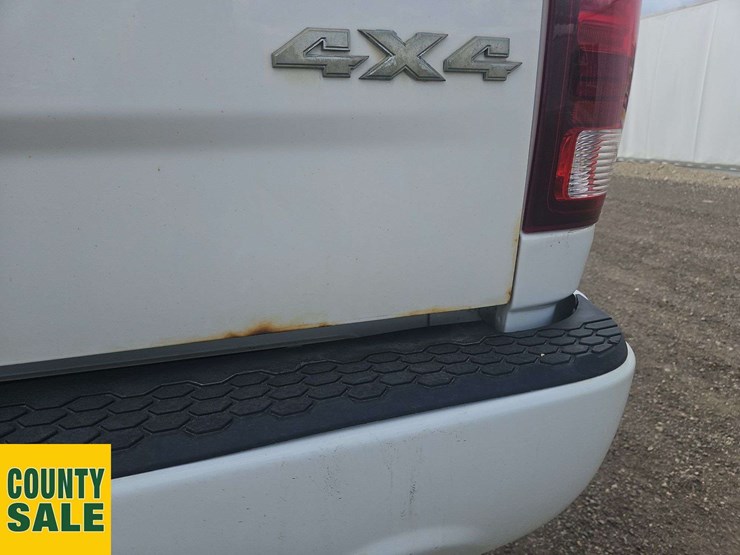 2014-dodge-1500-image-33