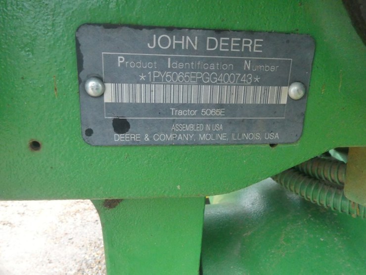 2016-john-deere-5065e-image-12