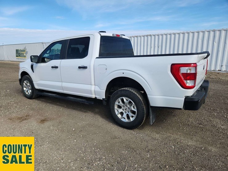 2022-ford-f150-xl-image-3