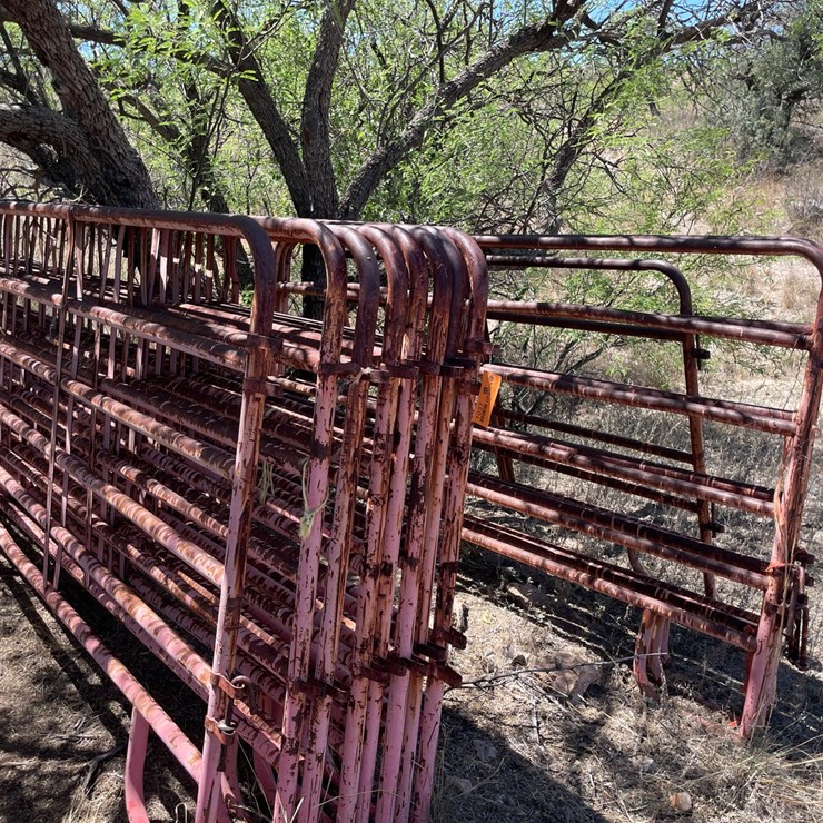 #1037 • Factory Manufactured Gates
