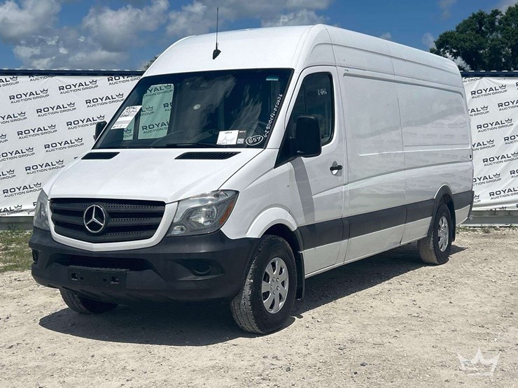 2016-mercedes-benz-sprinter-2500-image-1