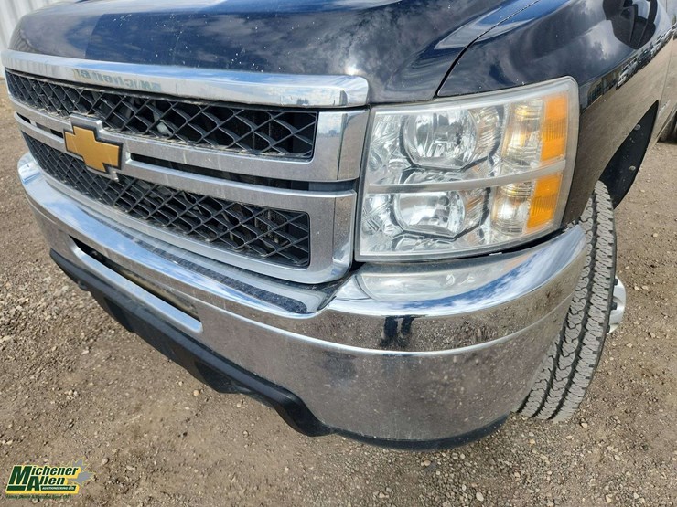 2012-chevrolet-silverado-3500-image-31