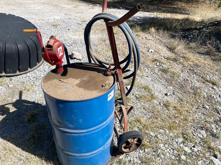 #1078-•-barrel-with-hand-operated-pump-image-4