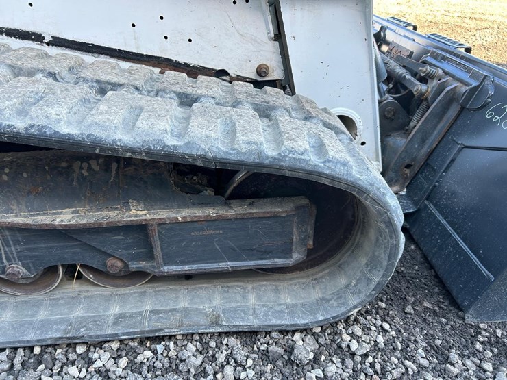 2023-bobcat-t740-image-14