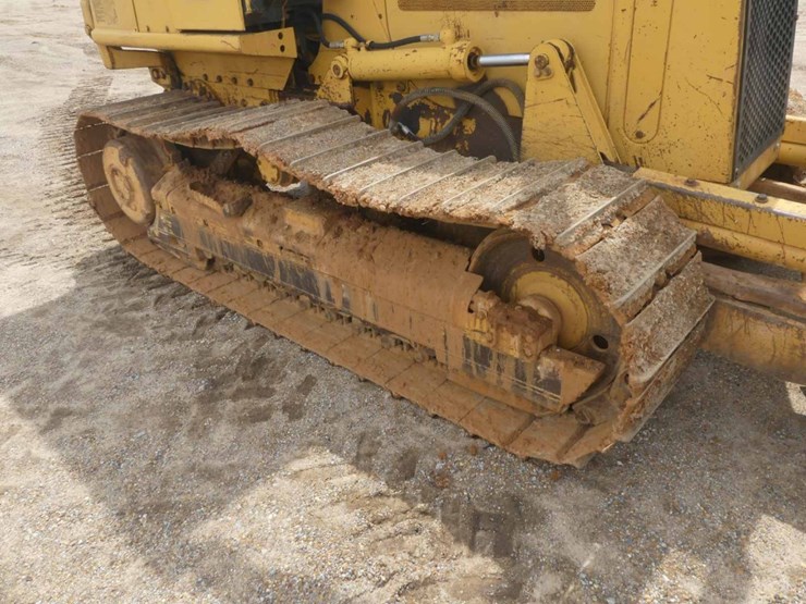 caterpillar-d4c-xl-image-9