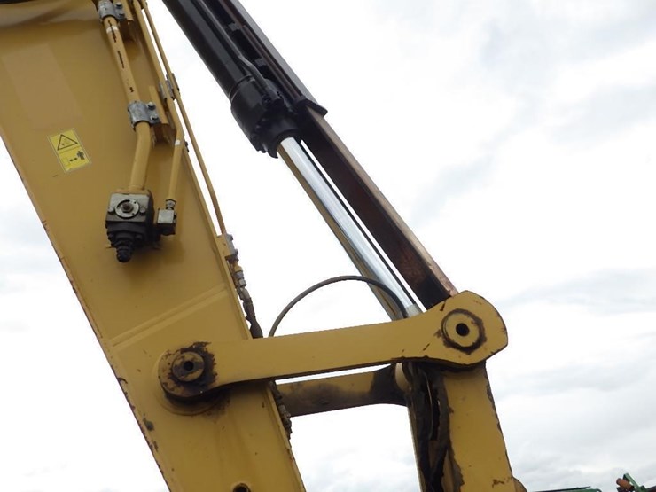 2019-caterpillar-335f-lcr-image-26