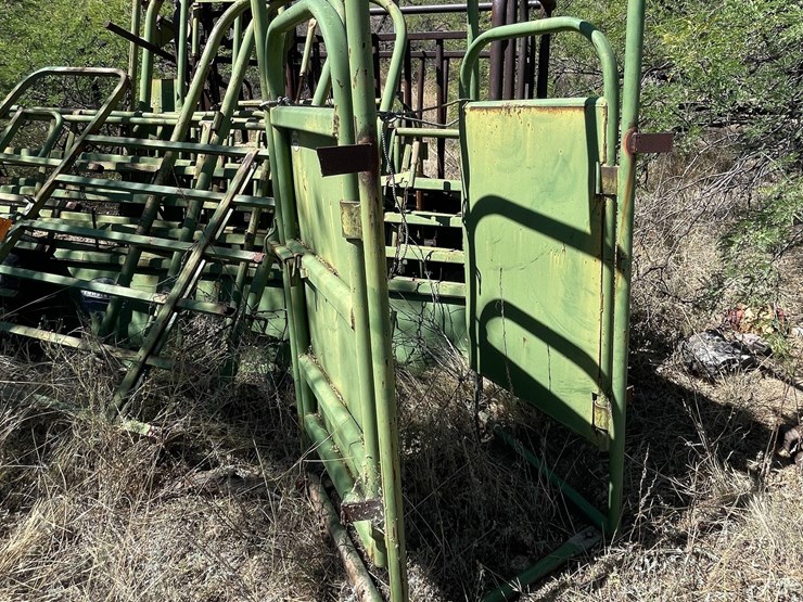 #1023-•-powder-river-cattle-chute-with-arch-frames-image-5
