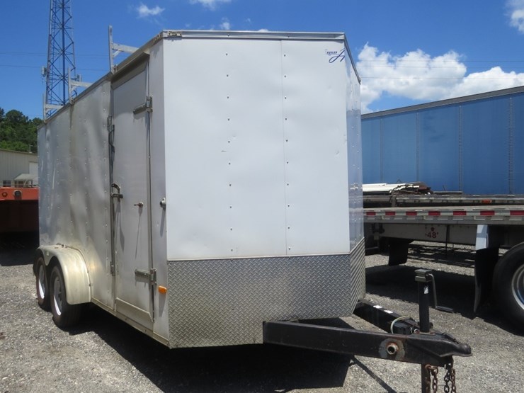 2014-horton-enclosed-trailer-image-3