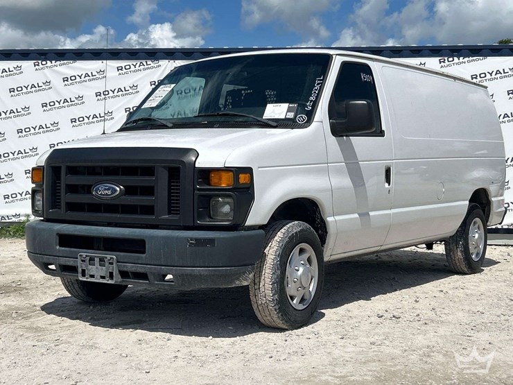 2009-ford-cargo-image-1