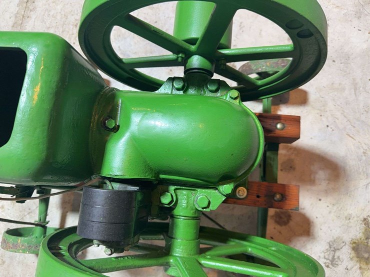 john-deere-e-1-1/2hp-fantasy-embossed-hopper-image-12