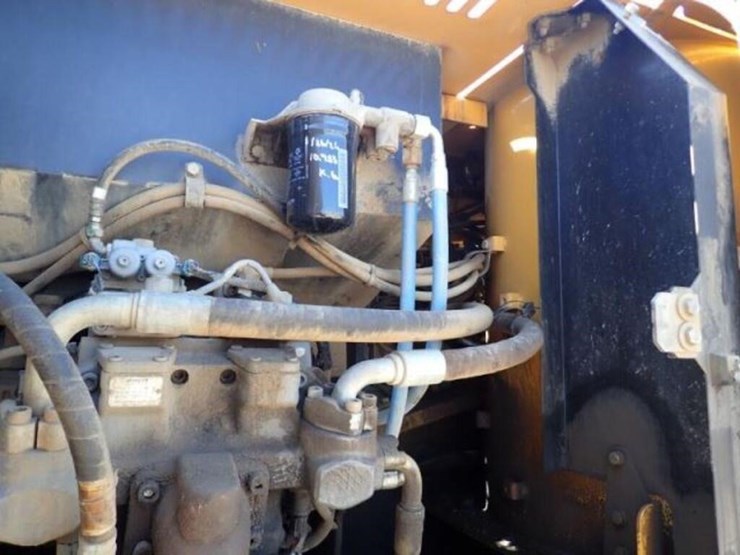 2017-deere-250g-lc-image-62