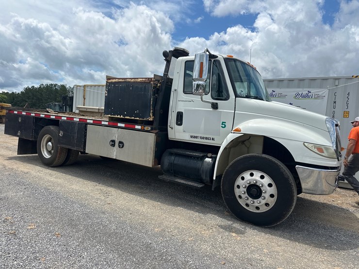 2005-international-durastar-4400-image-3