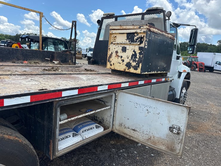 2005-international-durastar-4400-image-10