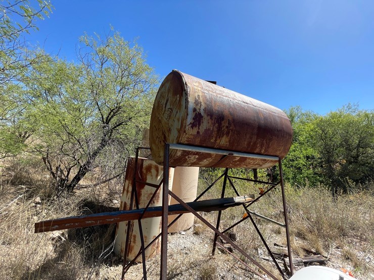 #1061-•-gravity-fed-fuel-tank-image-4