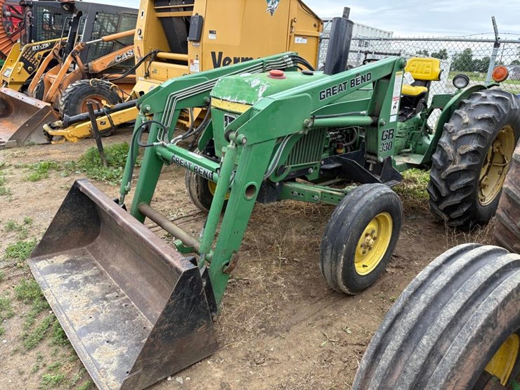 john-deere-2040-image-2