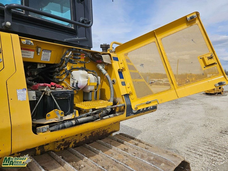 2017-komatsu-d61px-24-image-25