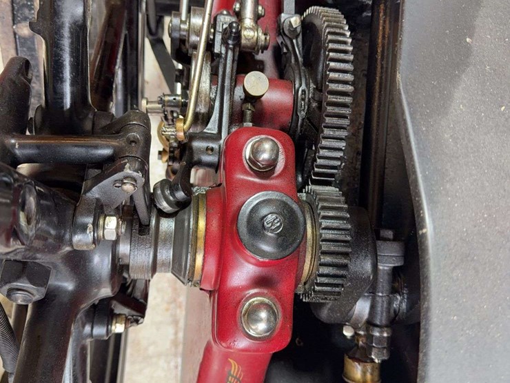 international-harvester-famous-4hp-image-14