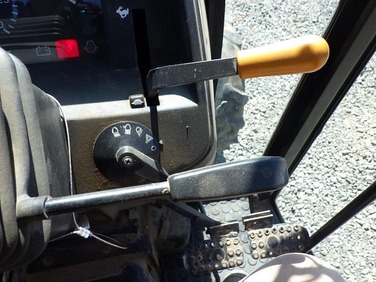 john-deere-5520n-image-30