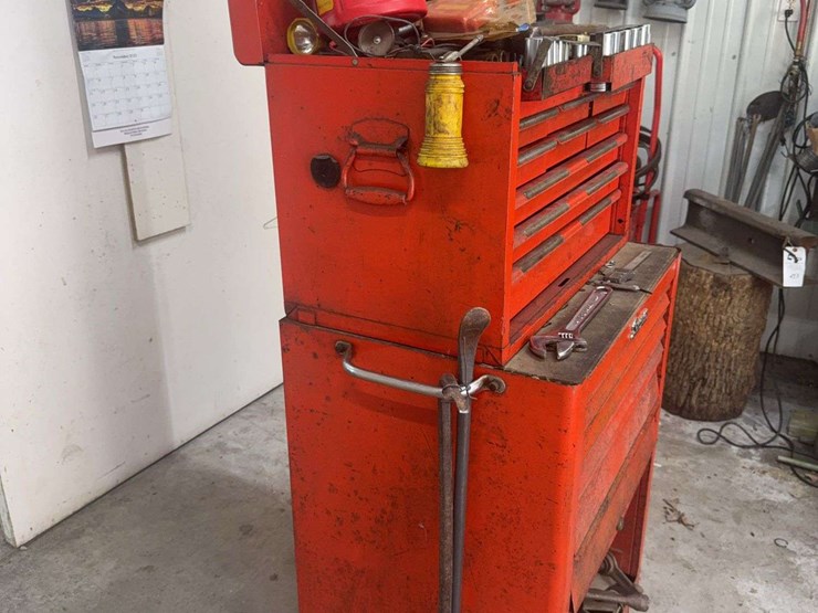 snap-on-tool-cabinet-with-assorted-tools-image-23