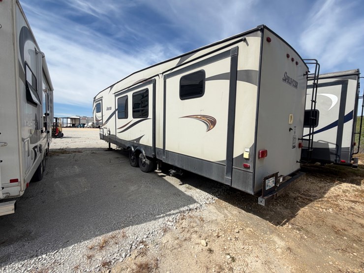 2016-keystone-5th-wheel-image-6