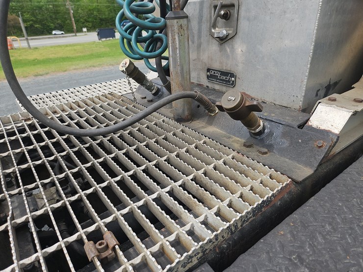 2000-mack-ch613-image-19